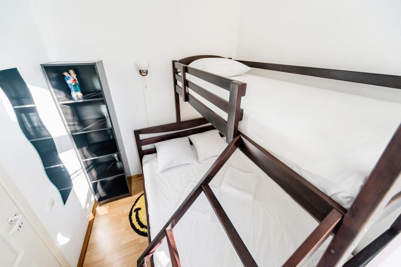 Muzey Hostel Kyiv Exterior photo